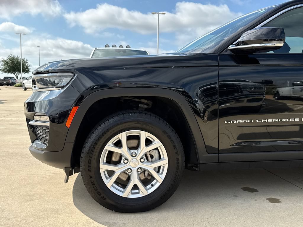 Used 2023 Jeep Grand Cherokee Limited AWD/4WD image 5