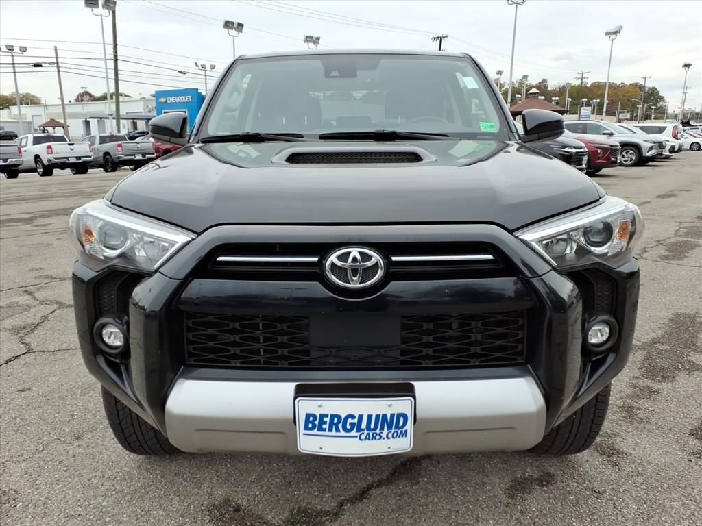 Used 2024 Toyota 4Runner TRD Off-Road image 9