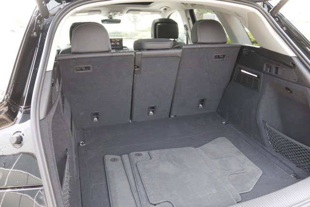 Used 2024 Audi Q5 2.0T Premium w/ Convenience Package image 5
