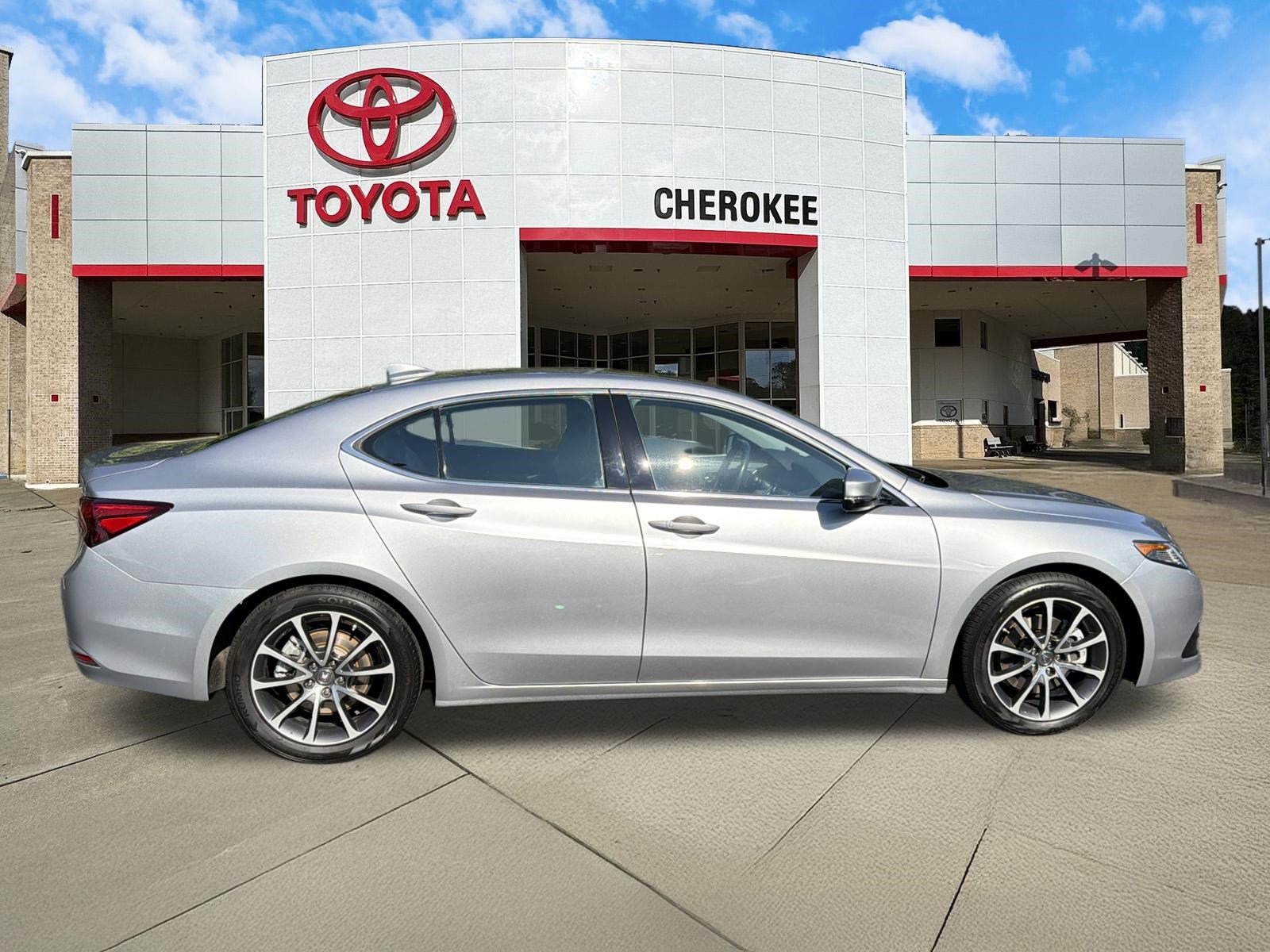 Used 2017 Acura TLX w/ Technology Package FWD image 4
