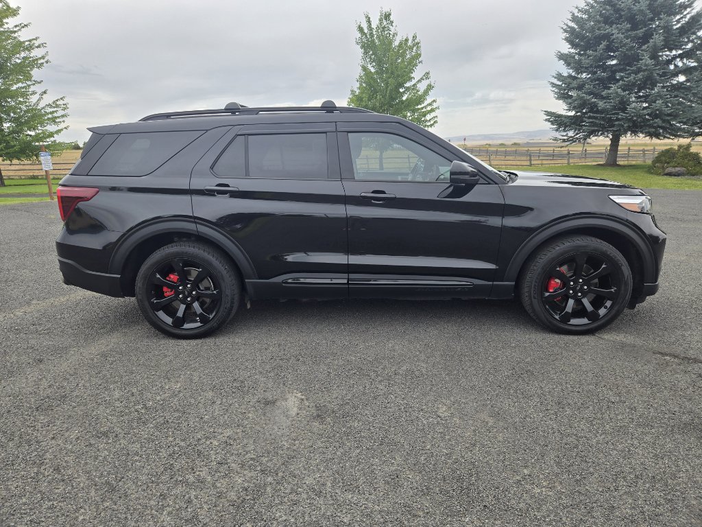 Used 2022 Ford Explorer ST w/ ST Street Pack image 4