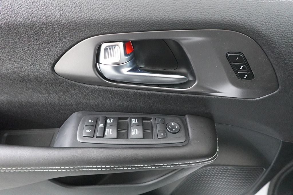 New 2026 Chrysler Pacifica Select w/ S Appearance Package FWD image 11