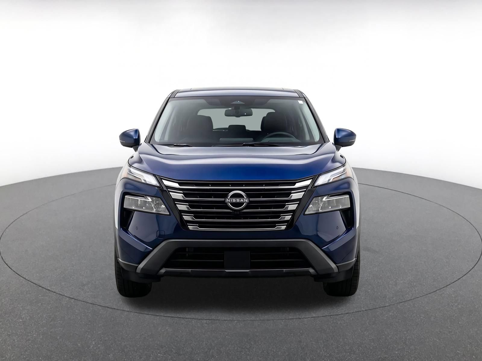 Used 2025 Nissan Rogue SV AWD/4WD image 2