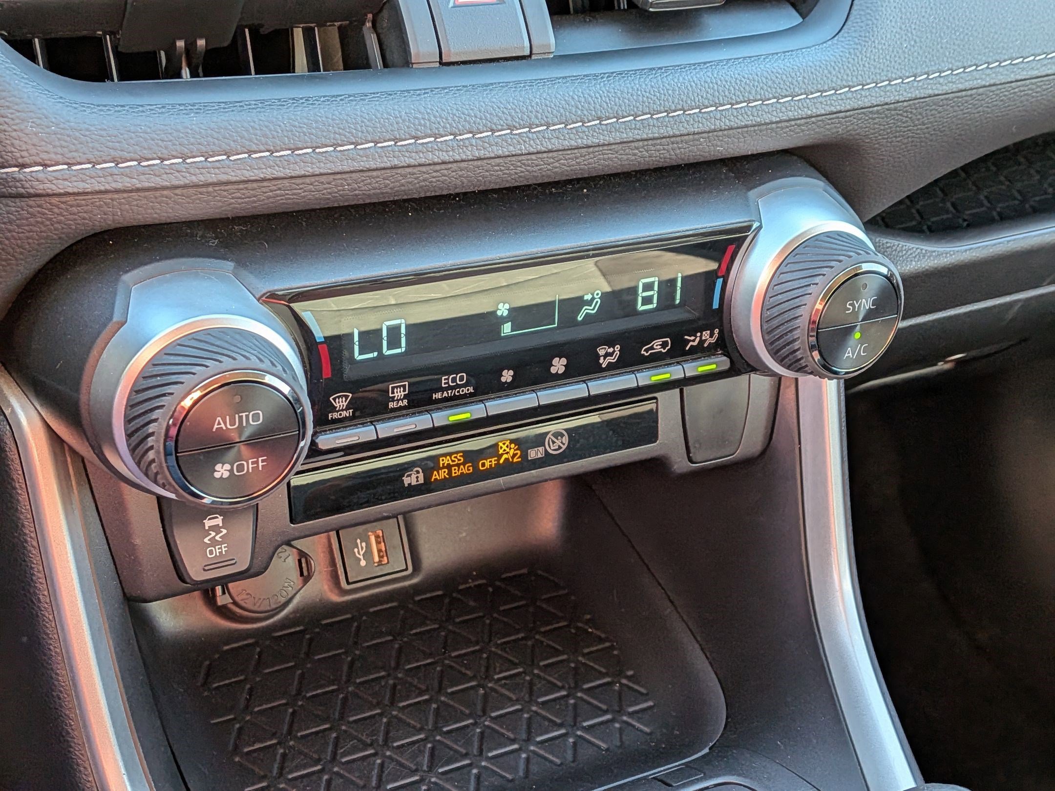 Used 2025 Toyota RAV4 XLE image 23