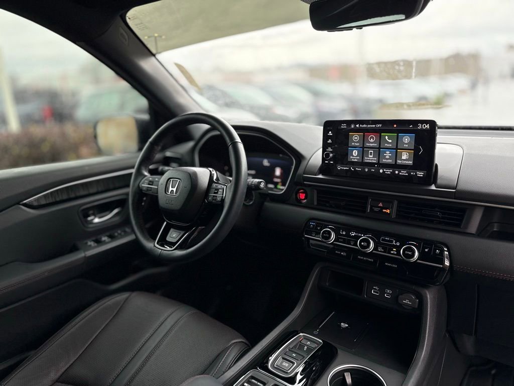 Used 2025 Honda Pilot Black Edition image 21