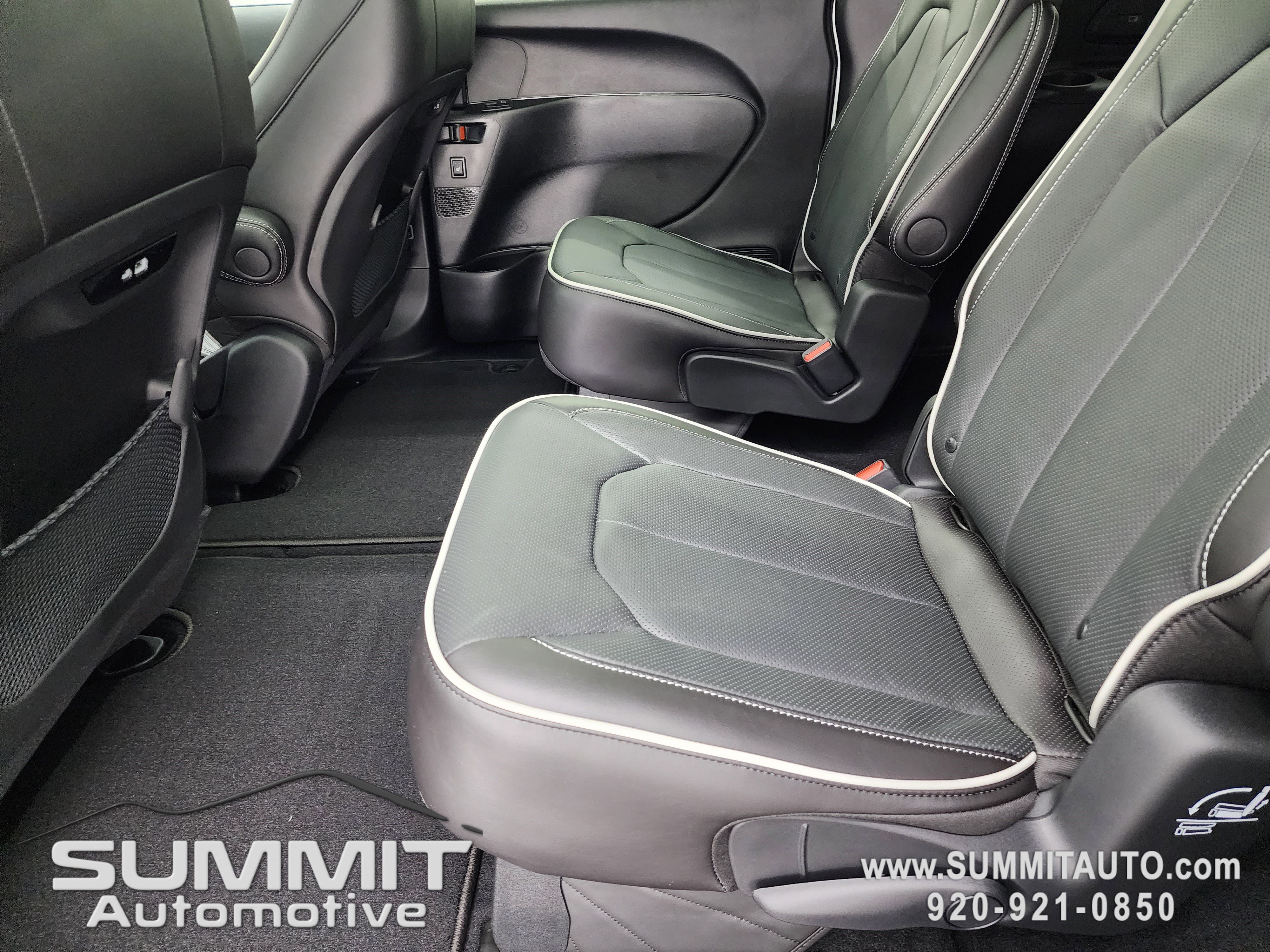 New 2026 Chrysler Pacifica Limited w/ S Appearance Package image 38