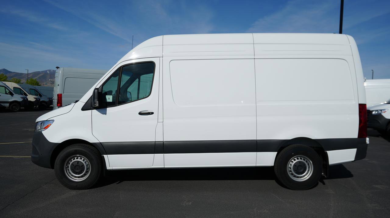Used 2024 Mercedes-Benz Sprinter 144 Cargo image 5