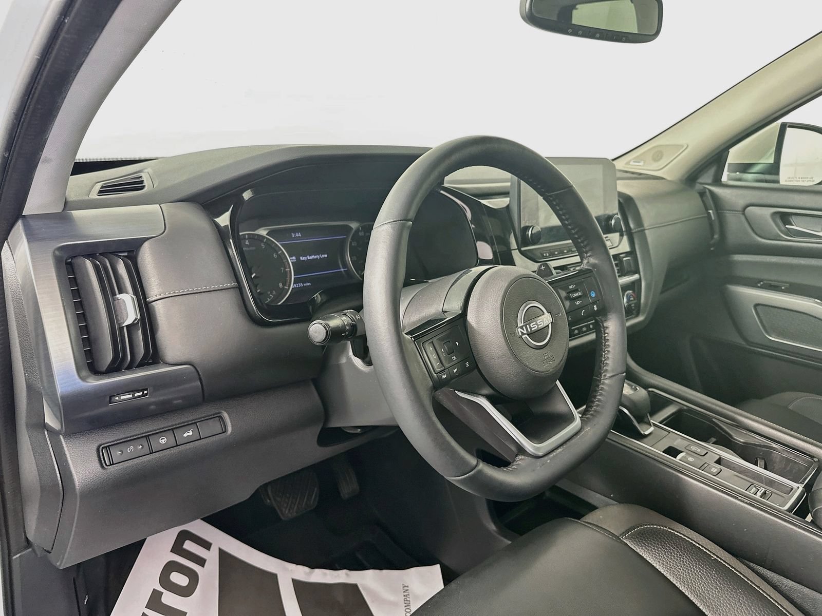 Certified 2022 Nissan Pathfinder SL w/ SL Premium Package FWD image 9