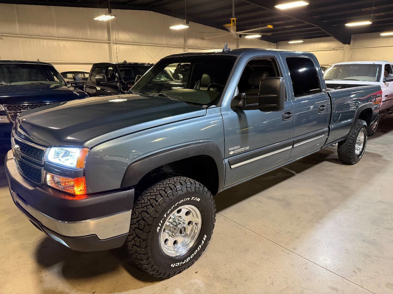 Used 2007 Chevrolet Silverado 2500 LT w/ Heavy-Duty Power Package image 4