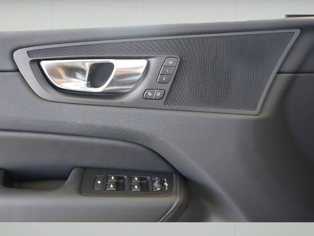 New 2025 Volvo XC60 B5 Core w/ Climate Package image 12