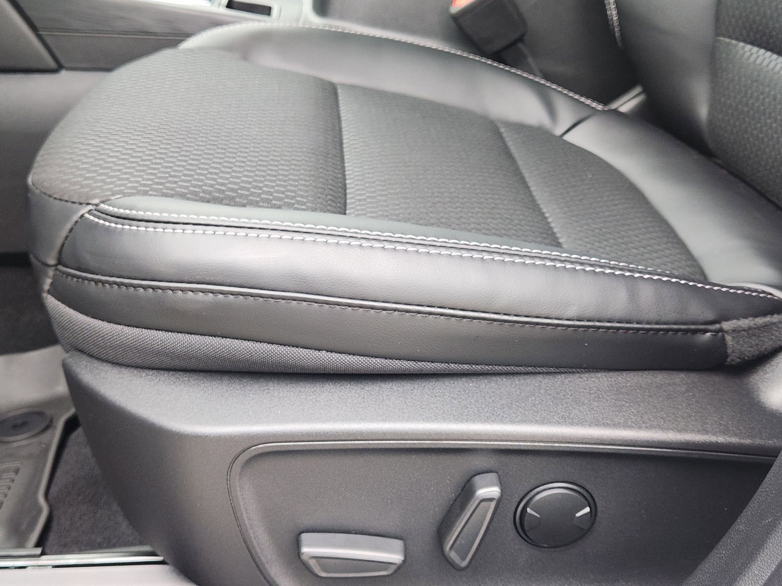 New 2026 Ford Escape SE image 22