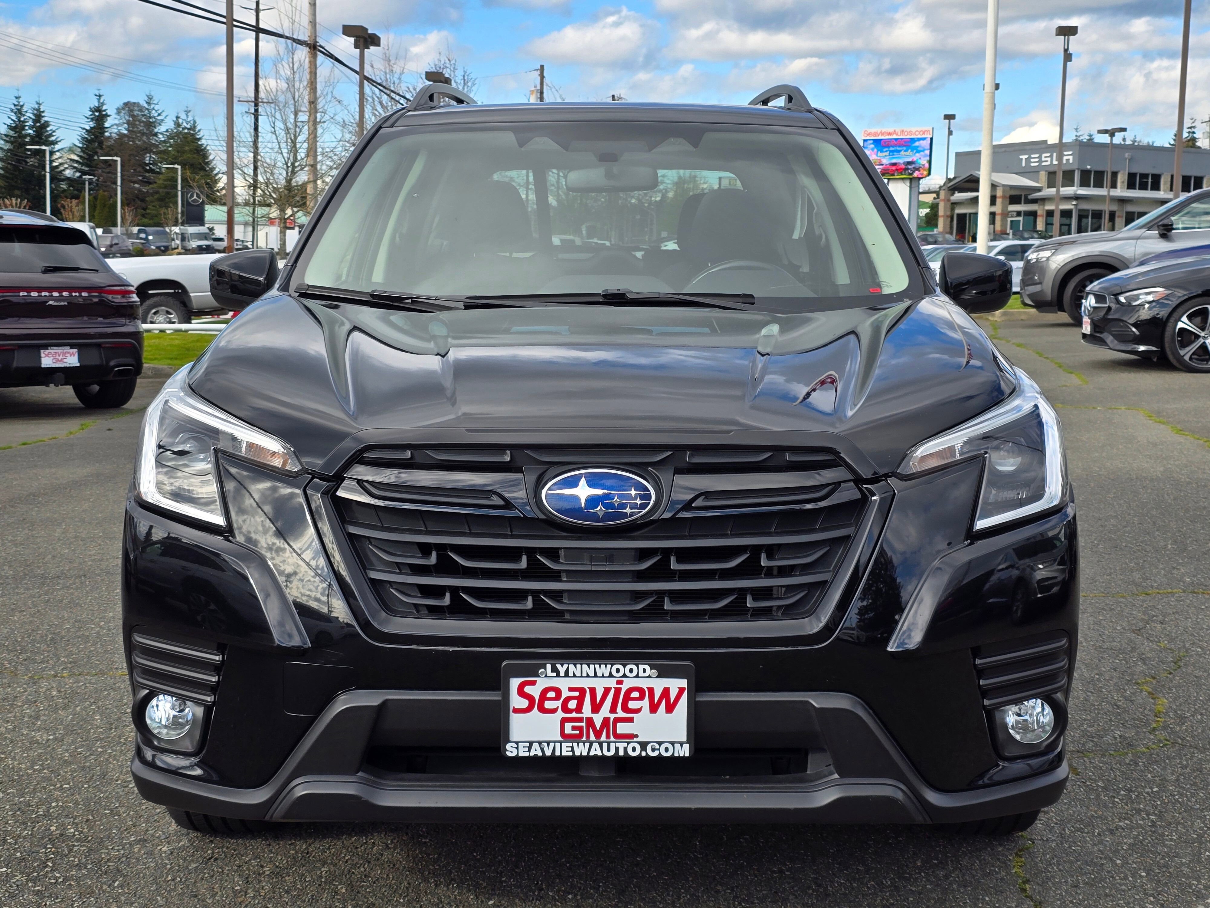 Used 2022 Subaru Forester Premium AWD/4WD image 2