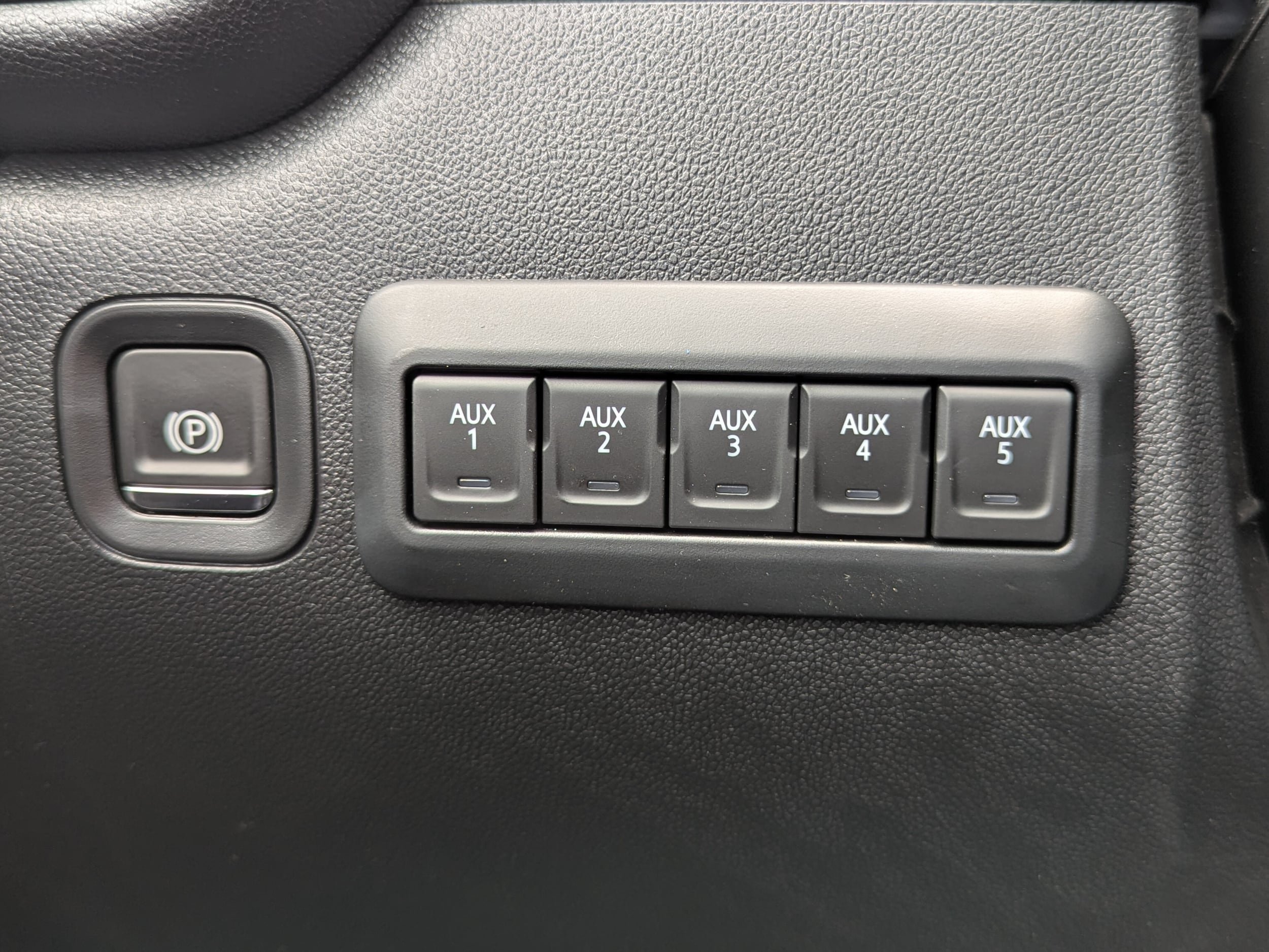 New 2026 Chevrolet Silverado 2500 Custom w/ Custom Value Package AWD/4WD image 19