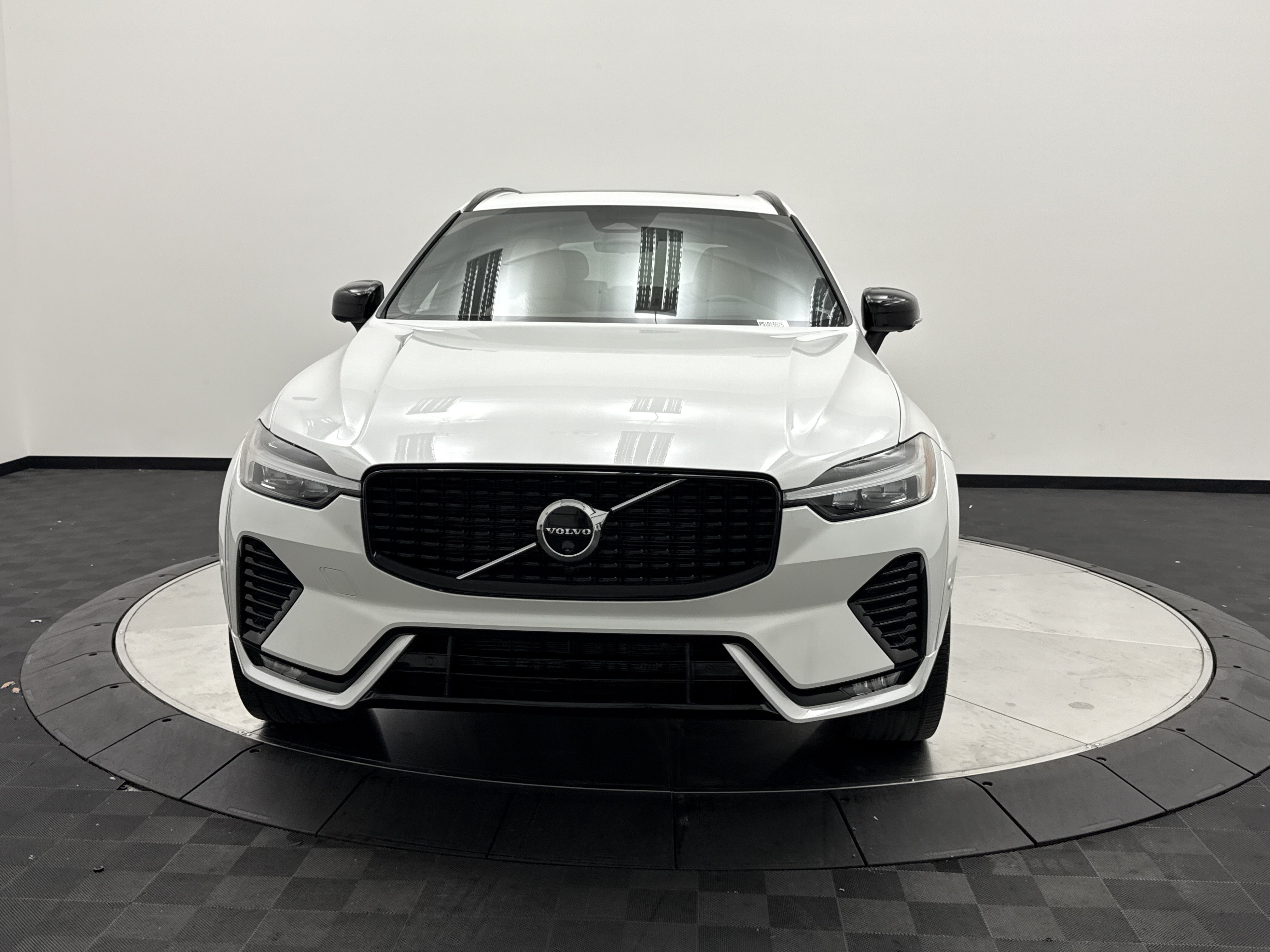 Certified 2025 Volvo XC60 B5 Ultra w/ Protection Package Premier AWD/4WD image 3