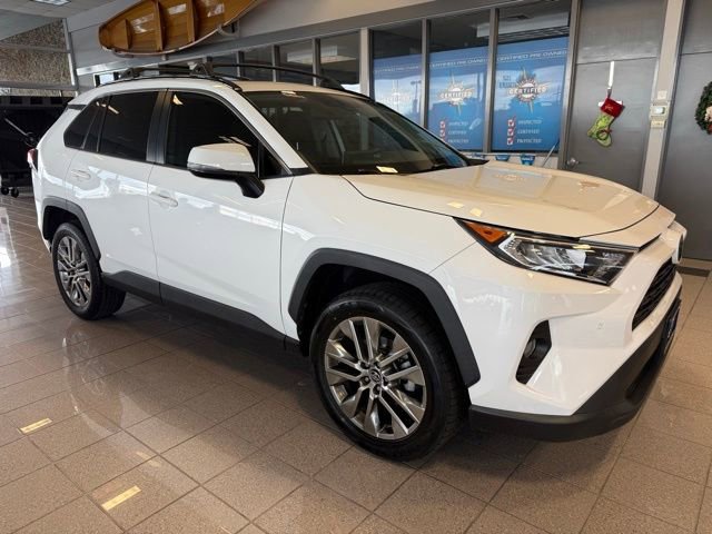 Used 2020 Toyota RAV4 XLE Premium image 1