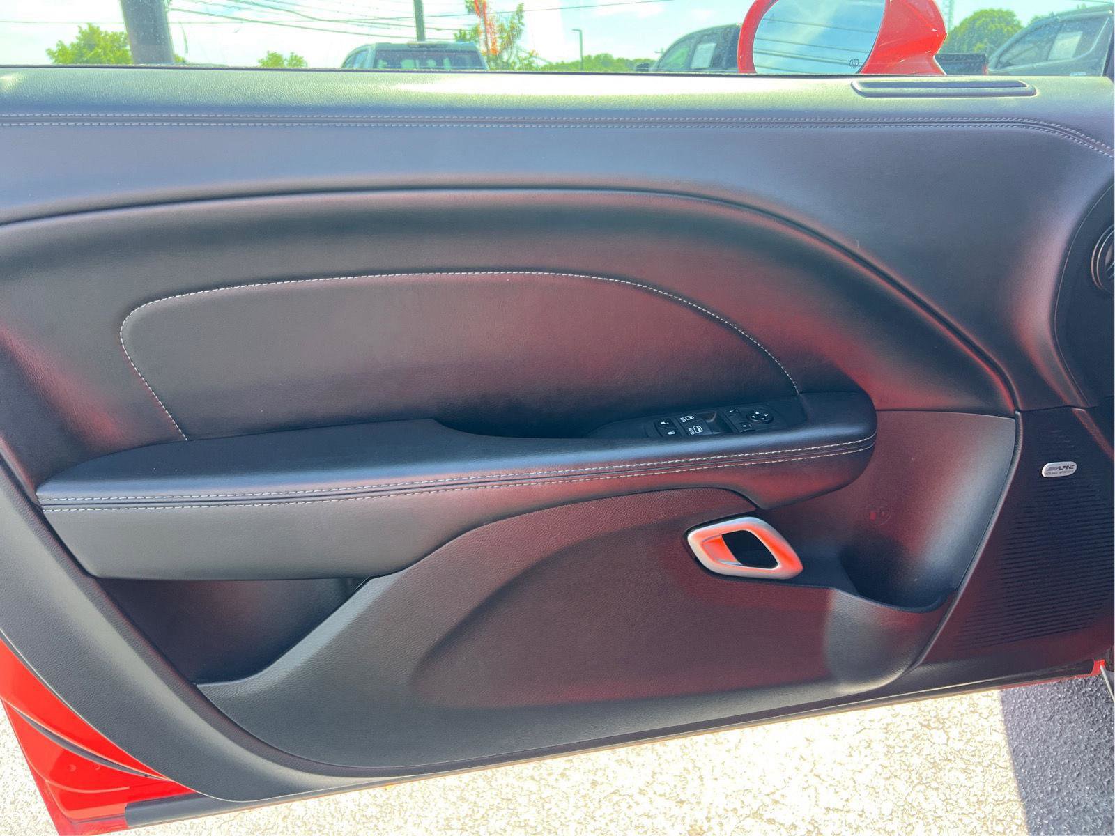 Used 2020 Dodge Challenger SXT w/ Plus Package RWD image 15