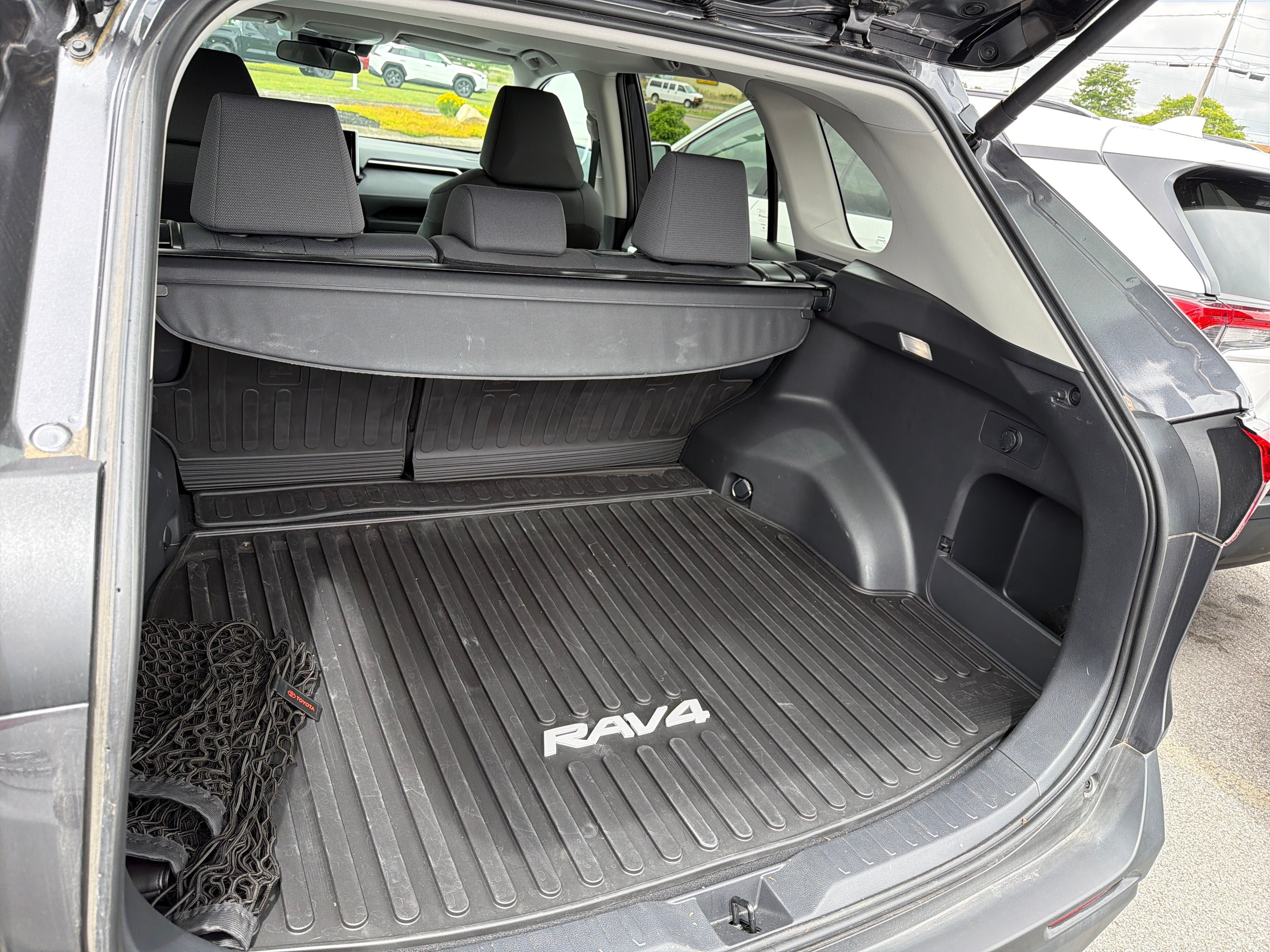 Used 2024 Toyota RAV4 XLE w/ Convenience Package AWD/4WD image 23