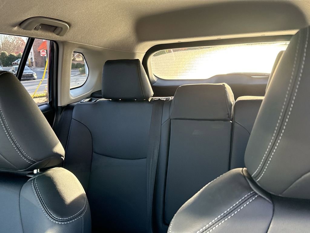 Used 2025 Toyota Corolla Cross XLE image 31