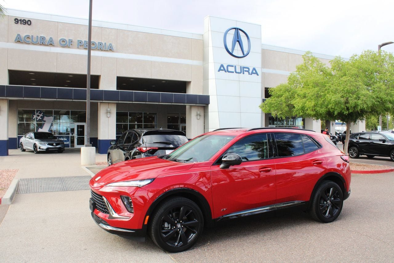 Used 2025 Buick Envision Sport Touring AWD/4WD image 2