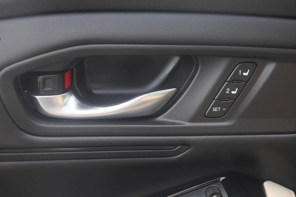 Used 2023 Honda Accord Touring image 8