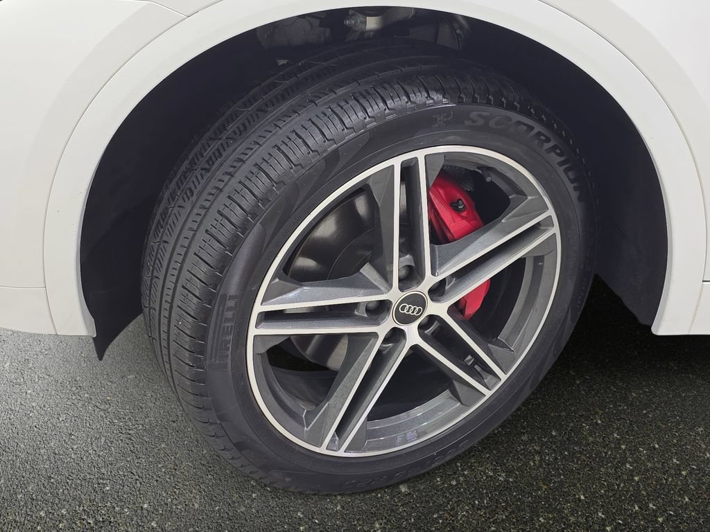 Certified 2024 Audi Q5 e Premium Plus w/ Premium Plus Package AWD/4WD image 34