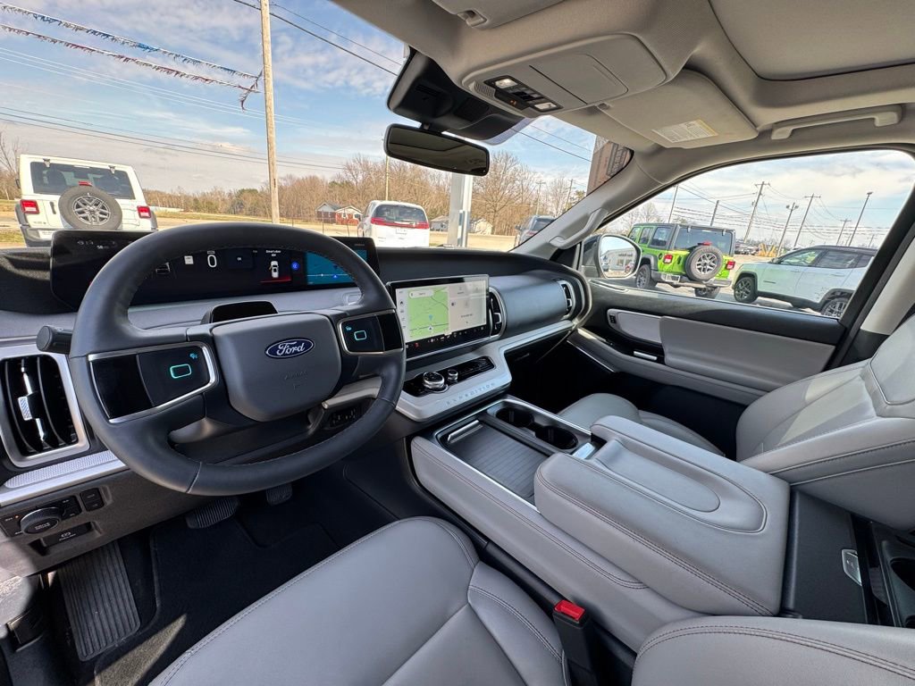 Used 2025 Ford Expedition Max Active image 26