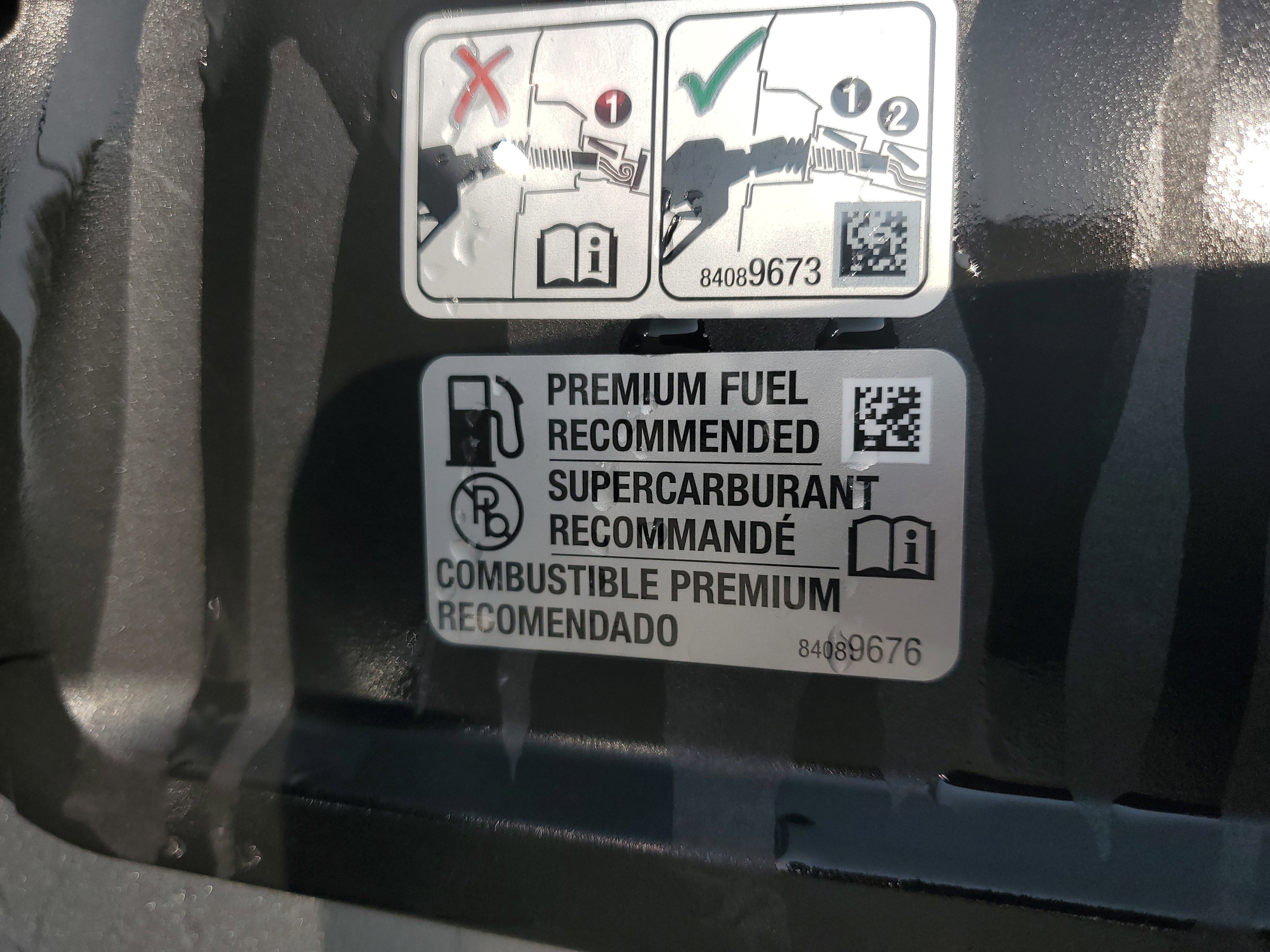 Used 2024 Cadillac XT4 Premium Luxury image 15