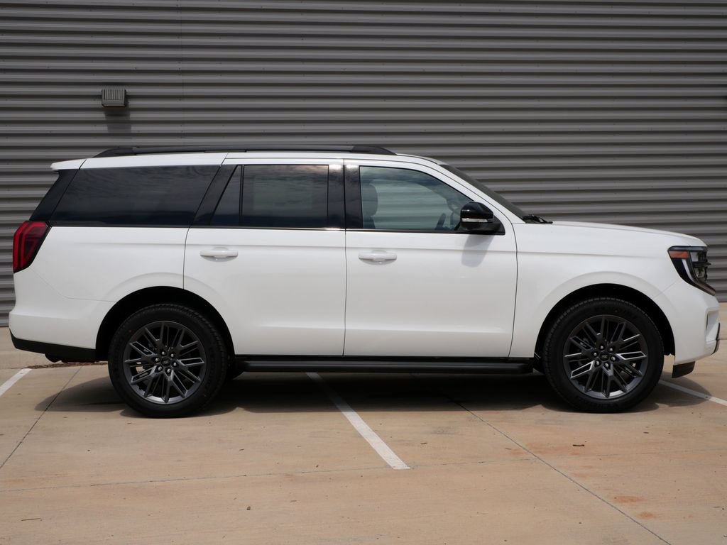 New 2026 Ford Expedition Platinum w/ Stealth Appearance Package AWD/4WD image 2