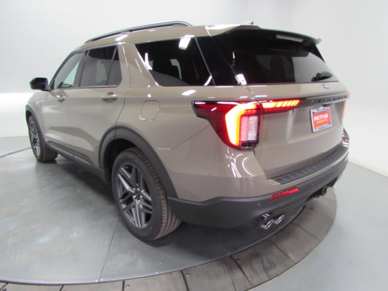 New 2026 Ford Explorer ST w/ Sun And Sound Package image 6