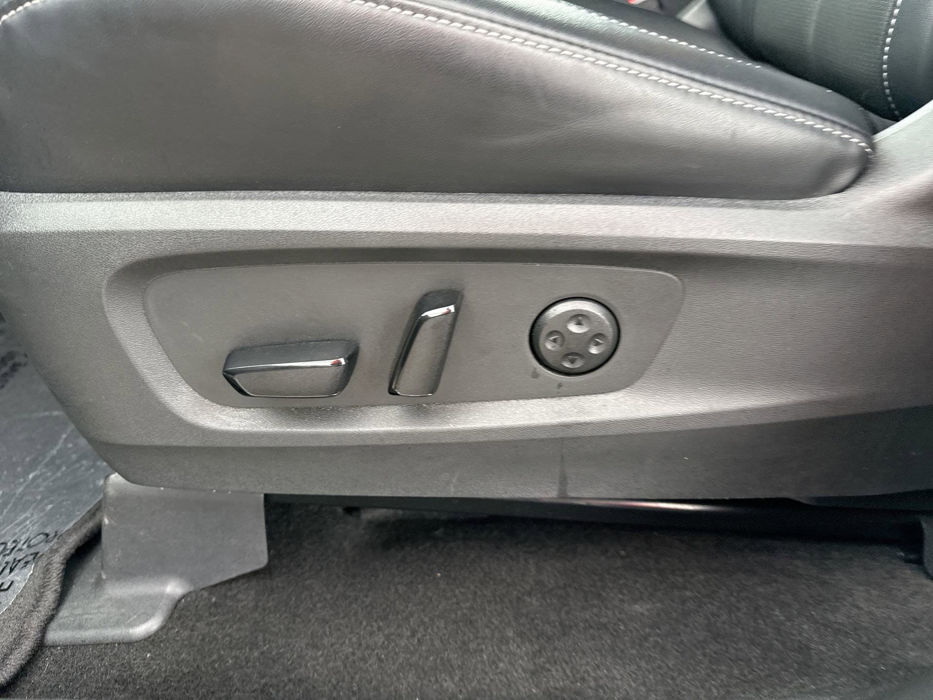 Used 2023 INFINITI QX60 Luxe w/ Cargo Package FWD image 14