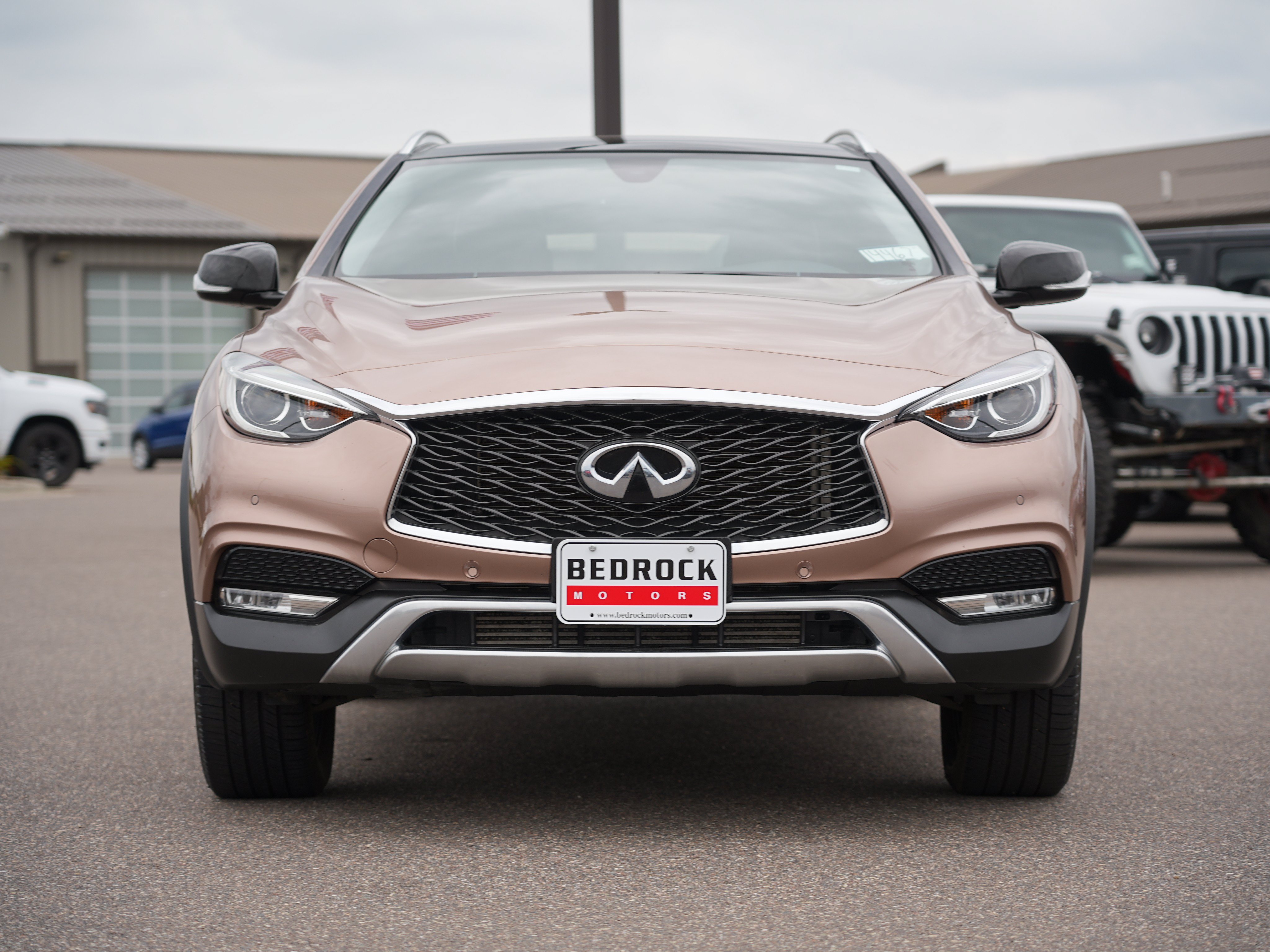 Used 2017 INFINITI QX30 Premium w/ Navigation Package AWD/4WD image 8