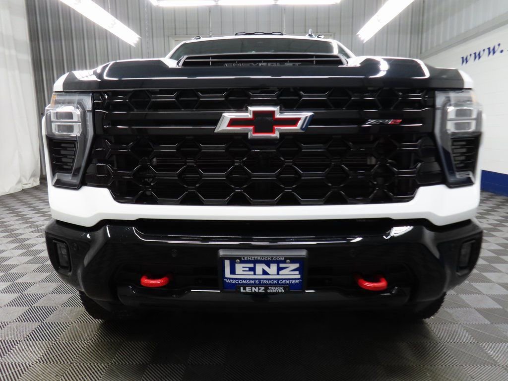 Used 2025 Chevrolet Silverado 2500 ZR2 w/ Technology Package image 42