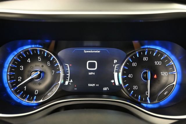 Used 2025 Chrysler Pacifica Limited FWD image 33