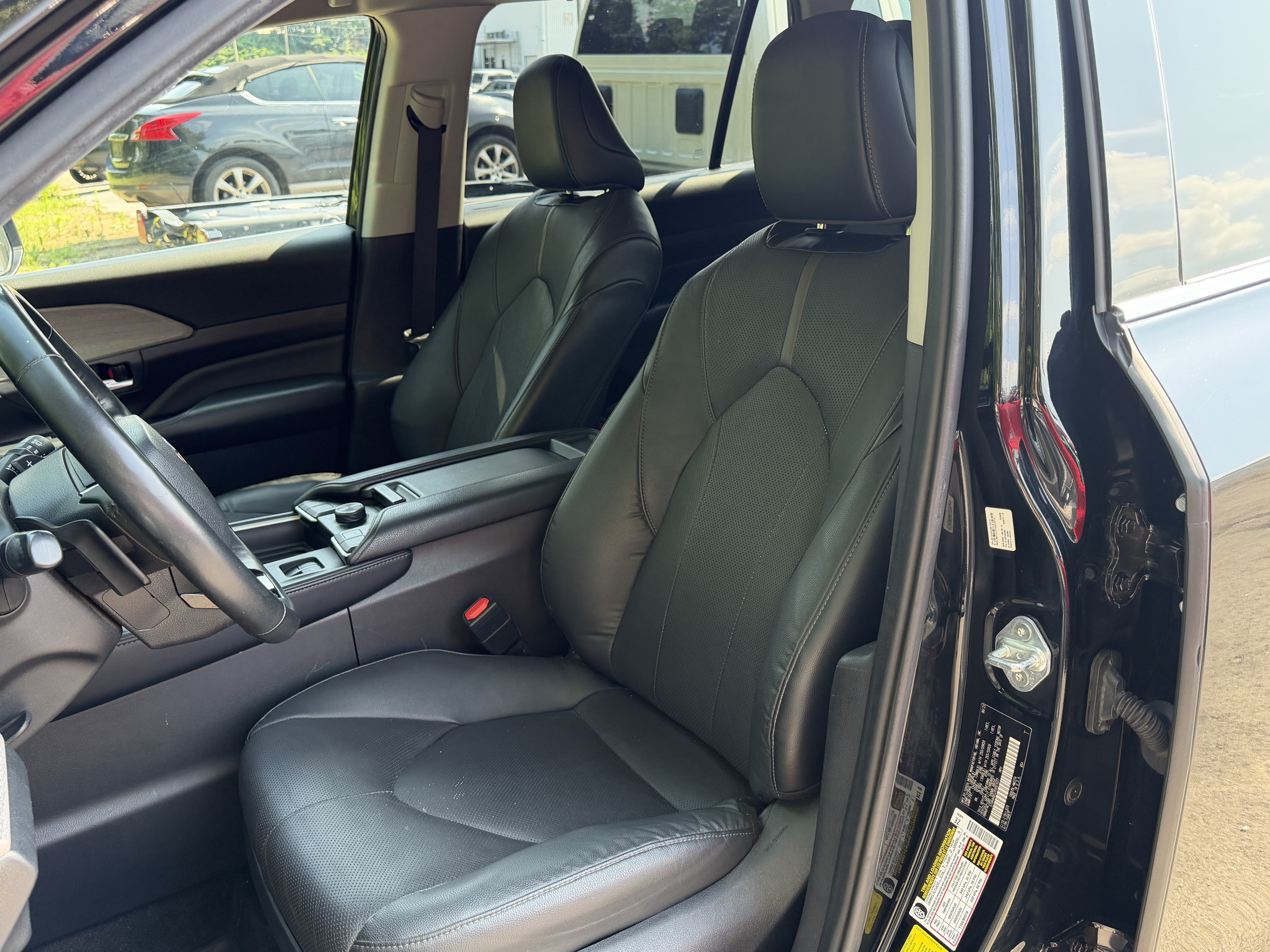 Used 2024 Toyota Grand Highlander AWD image 16