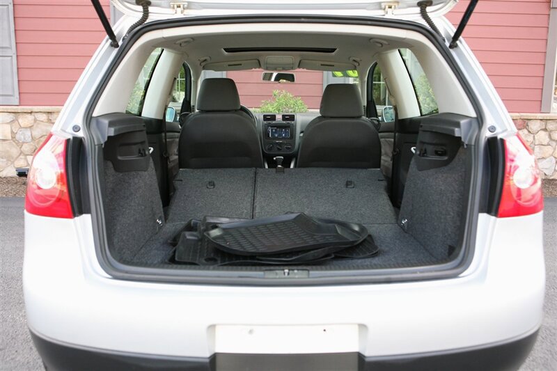 Used 2009 Volkswagen Rabbit S FWD image 14