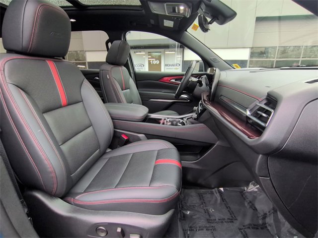 Used 2024 Chevrolet Traverse RS image 29