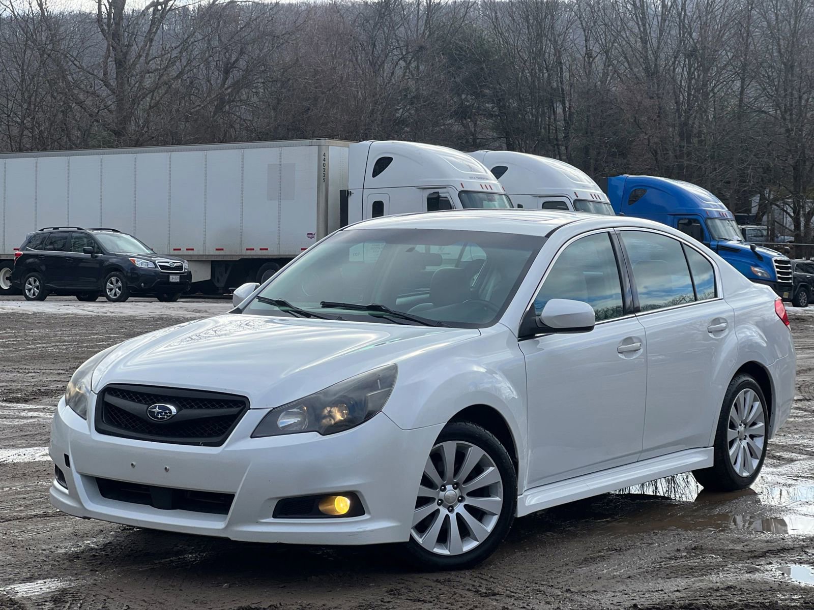 Used 2011 Subaru Legacy 2.5i Limited image 2
