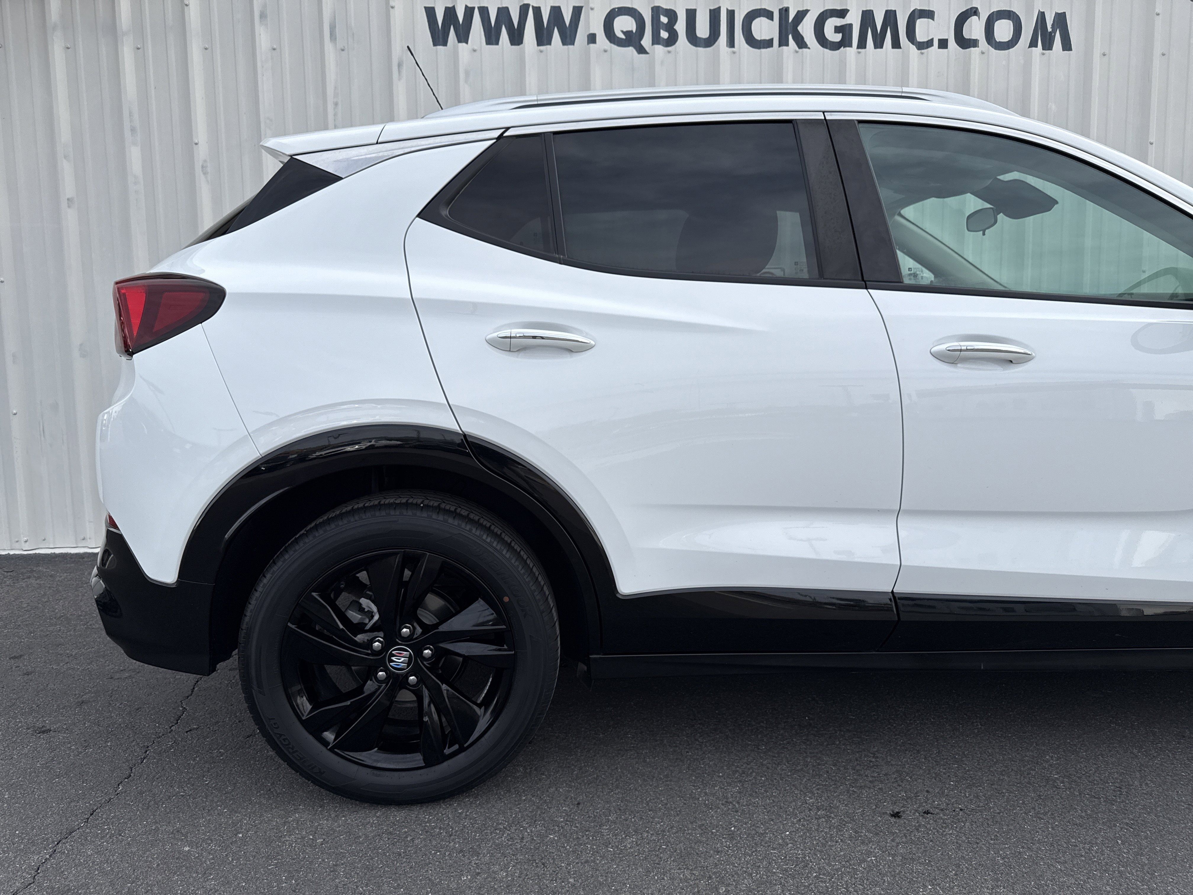 Used 2024 Buick Encore GX Sport Touring image 37