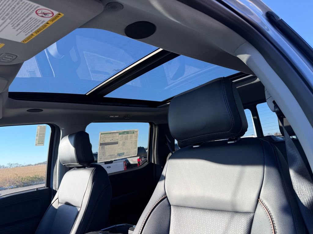 New 2026 Ford F250 Lariat w/ Black Appearance Package image 9