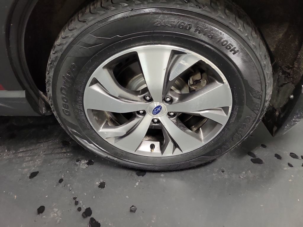 Used 2019 Subaru Ascent Premium image 11