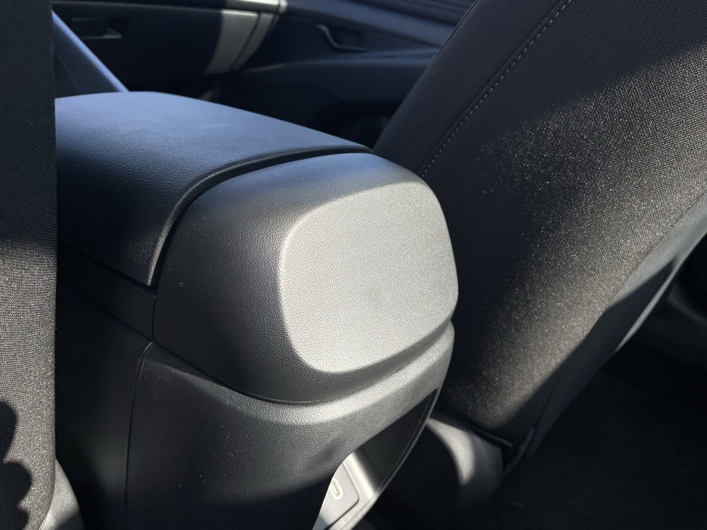 Used 2025 Hyundai Elantra Sport image 26