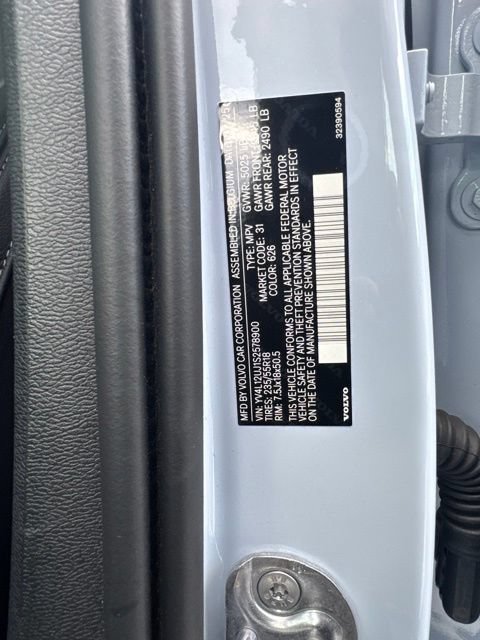 Certified 2025 Volvo XC40 B5 Core AWD/4WD image 26