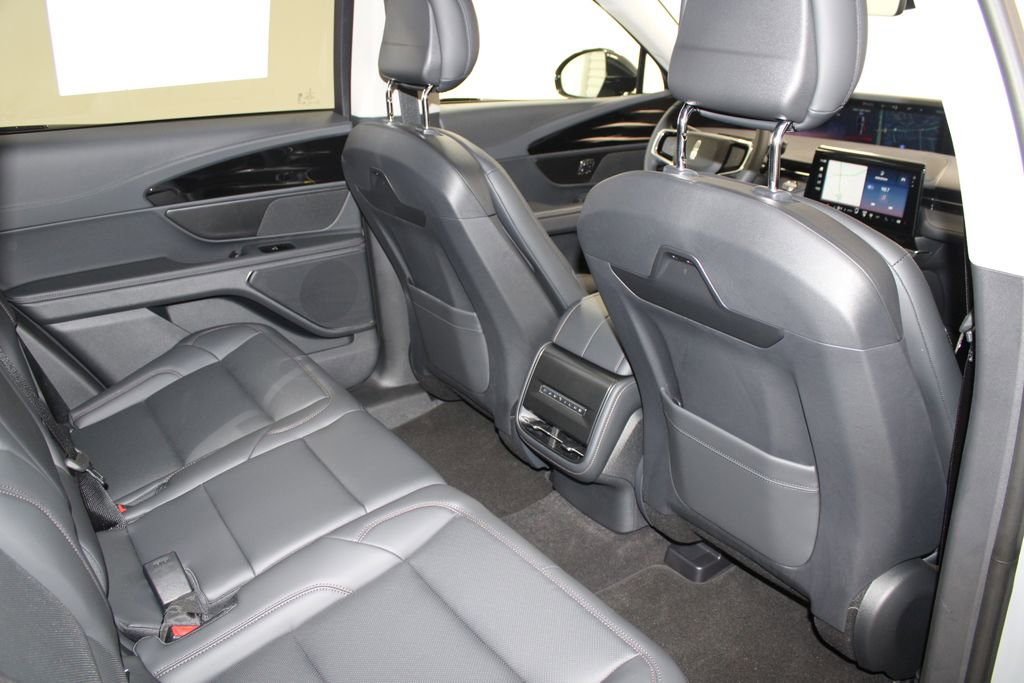 New 2026 Lincoln Nautilus Premier image 32