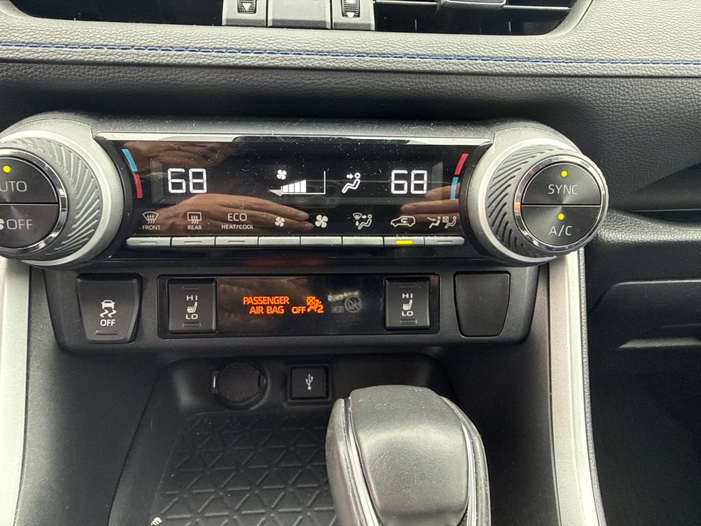 Used 2020 Toyota RAV4 XSE w/ XSE Grade Weather Package AWD/4WD image 24