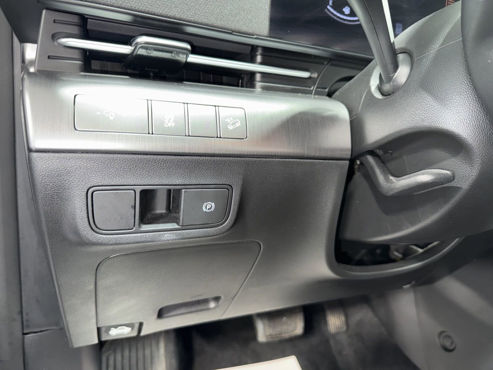 Used 2025 Hyundai Kona SEL image 30