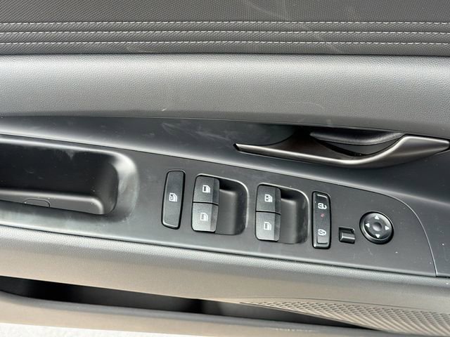 New 2026 Hyundai Elantra Sport FWD image 17