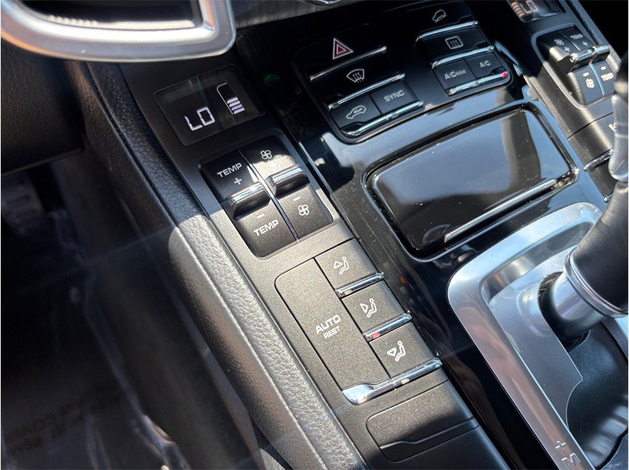 Used 2018 Porsche Cayenne AWD/4WD image 29