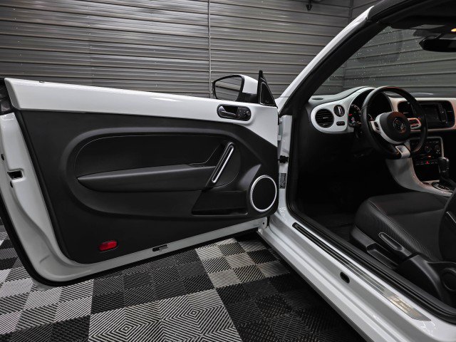 Used 2019 Volkswagen Beetle 2.0T FWD image 31