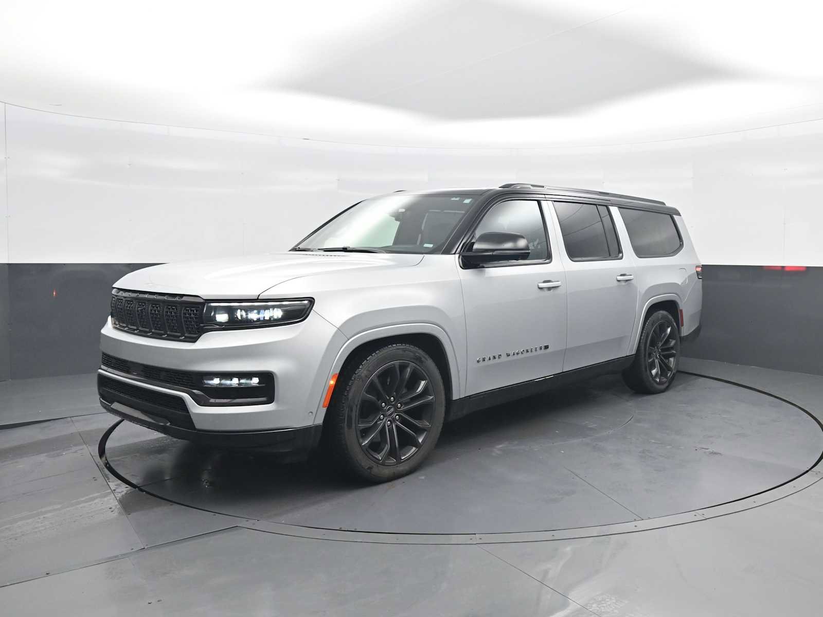 Used 2024 Jeep Grand Wagoneer L Series II w/ Quick Order Packagew 28T image 4