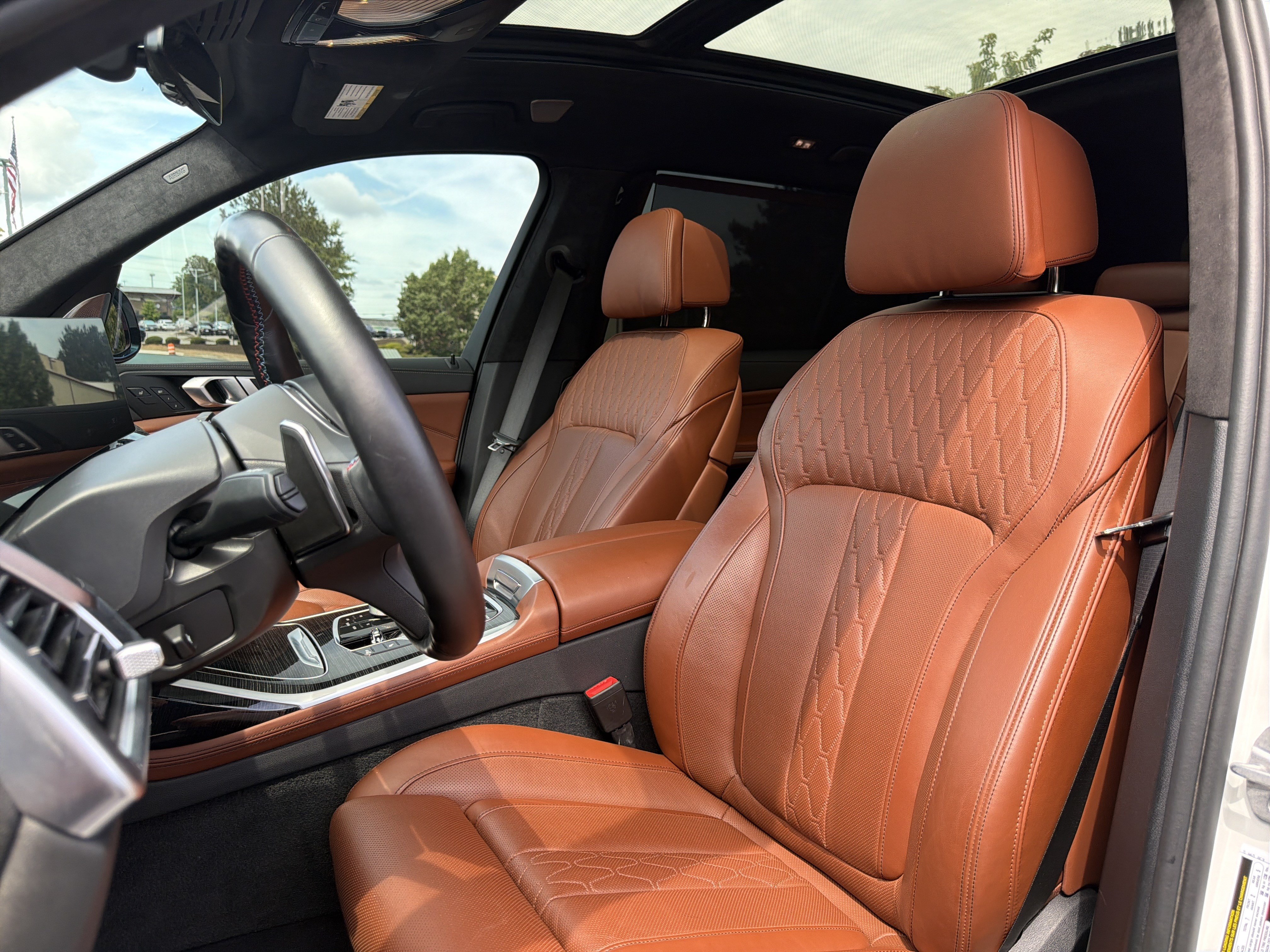 Used 2024 BMW X7 M60i w/ Executive Package AWD/4WD image 7